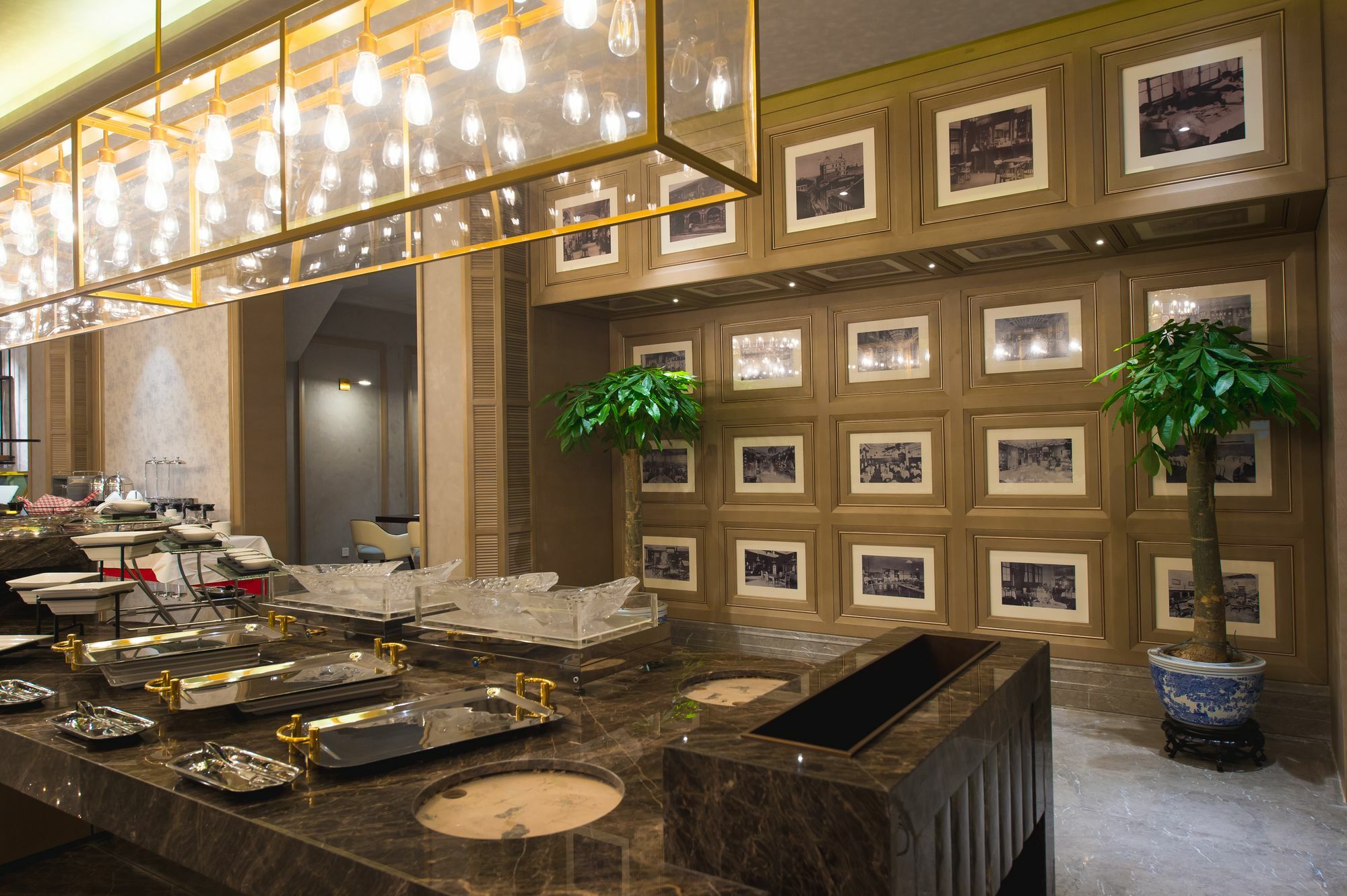 Jinjiang Metropolo Classiq Shanghai Nanjing Road Экстерьер фото